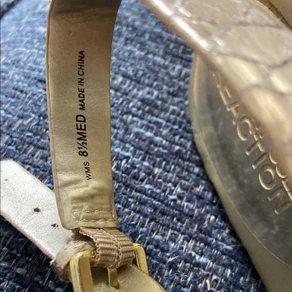 Kenneth Cole Tan Sandals with Geometric Cutout Design - Picture 4 of 7